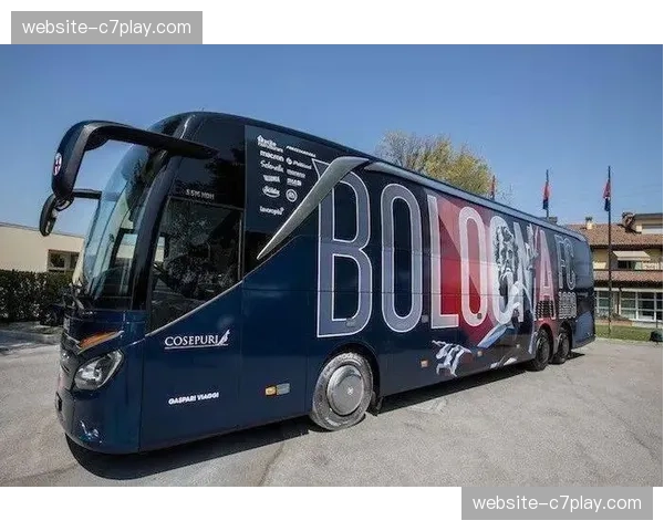 联盟与某运动品牌达成合作，将为所有球队提供新款热身装备